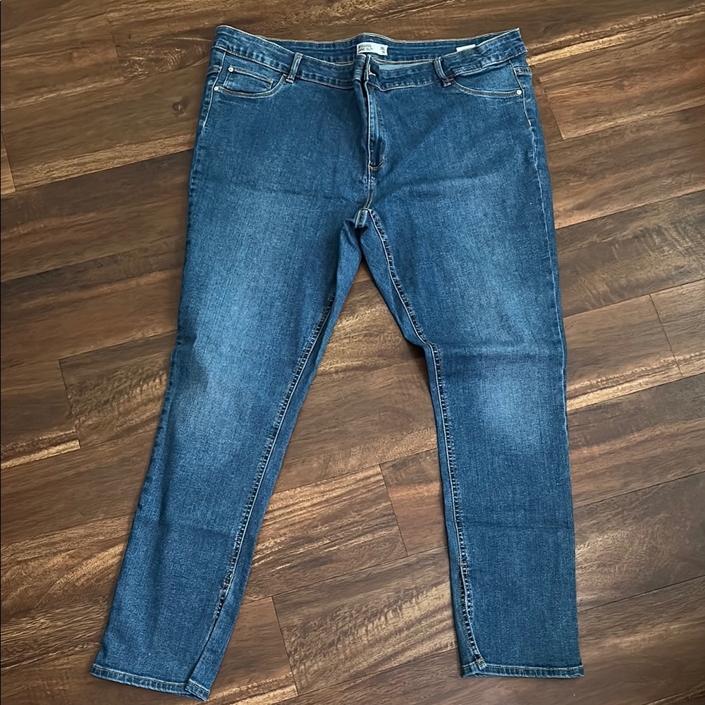 Blue Straight Jeans with Subtle Fading